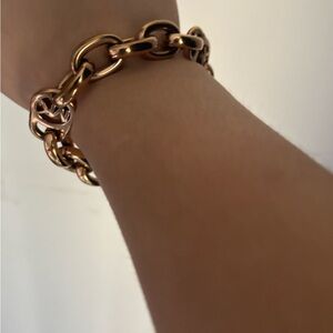 Elegant Gold Chain Bracelet